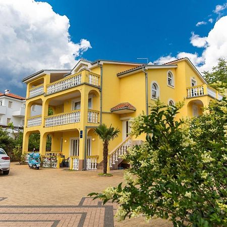 Apartments Artan Crikvenica Exterior photo
