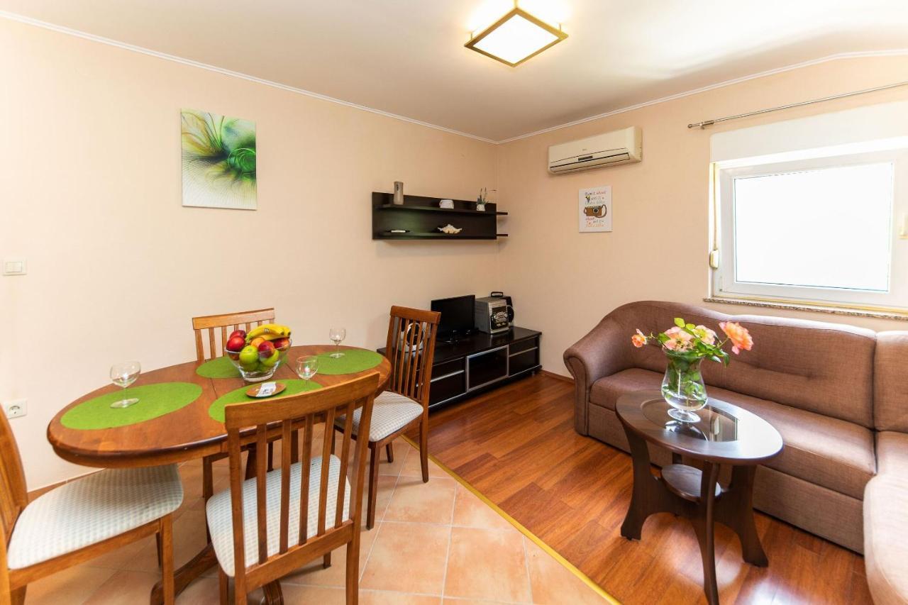 Apartments Artan Crikvenica Exterior photo