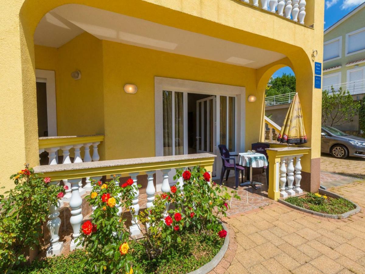 Apartments Artan Crikvenica Exterior photo